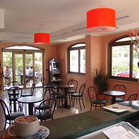 פאלרנה Hotel Mistef מראה חיצוני תמונה