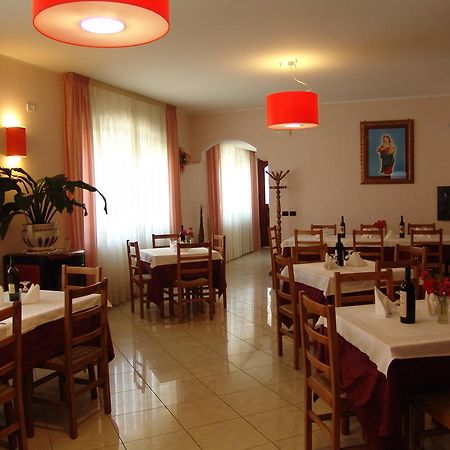 פאלרנה Hotel Mistef מראה חיצוני תמונה