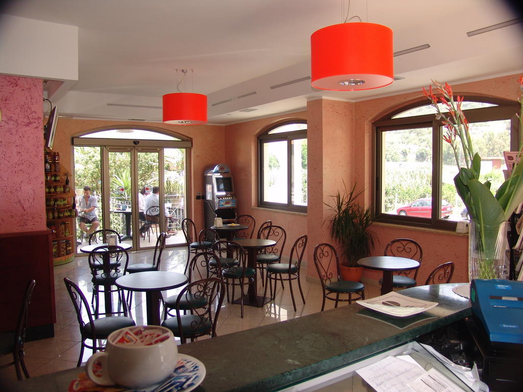 פאלרנה Hotel Mistef מראה חיצוני תמונה