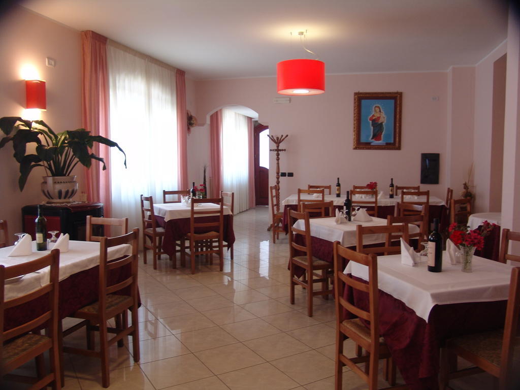 פאלרנה Hotel Mistef מראה חיצוני תמונה