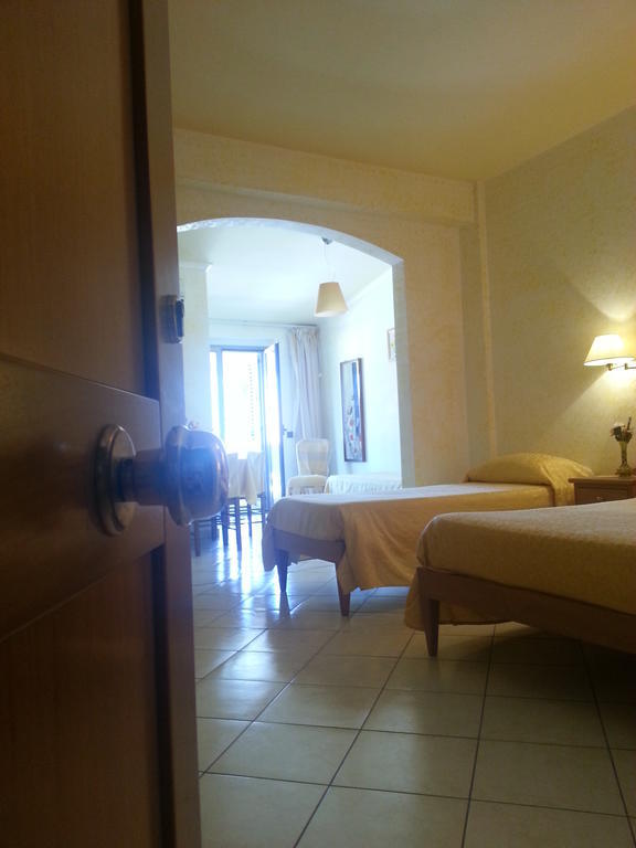 פאלרנה Hotel Mistef חדר תמונה
