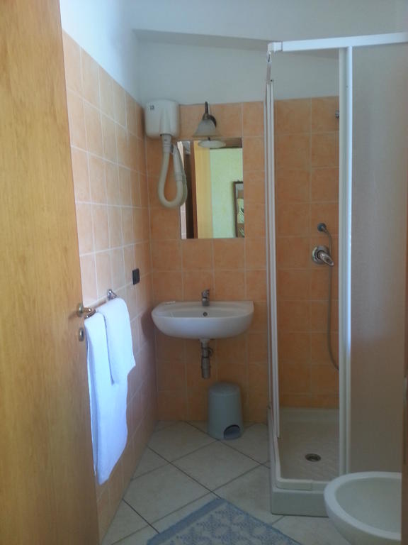 פאלרנה Hotel Mistef חדר תמונה