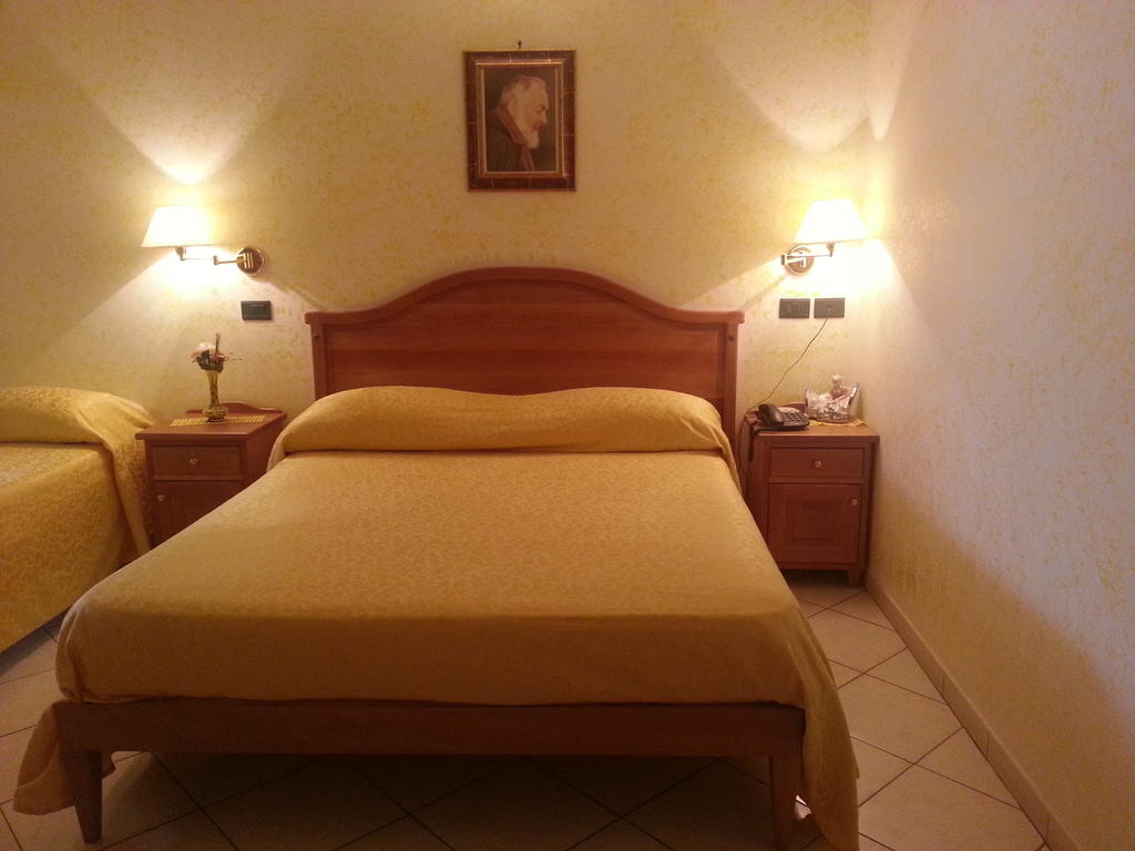 פאלרנה Hotel Mistef חדר תמונה
