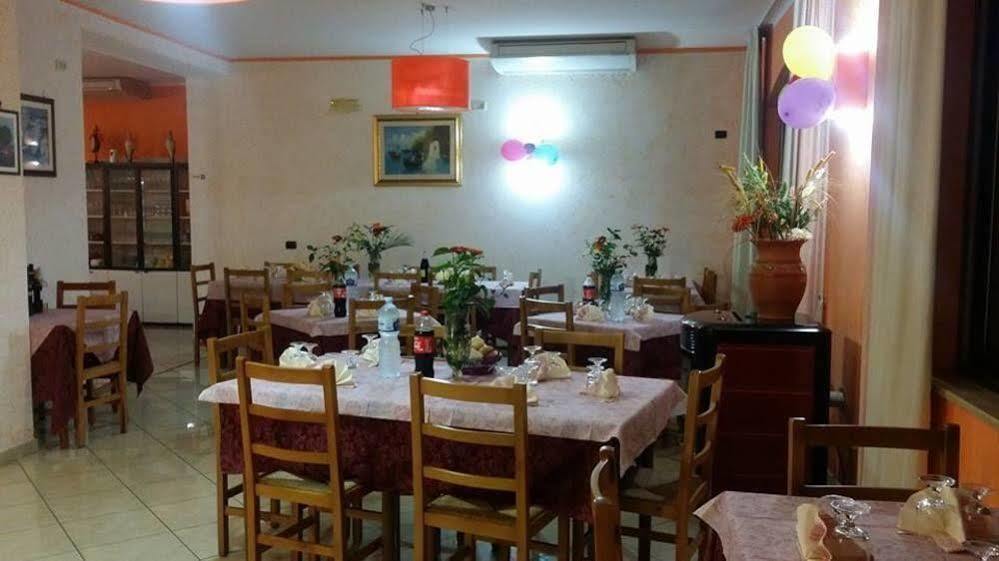 פאלרנה Hotel Mistef מראה חיצוני תמונה
