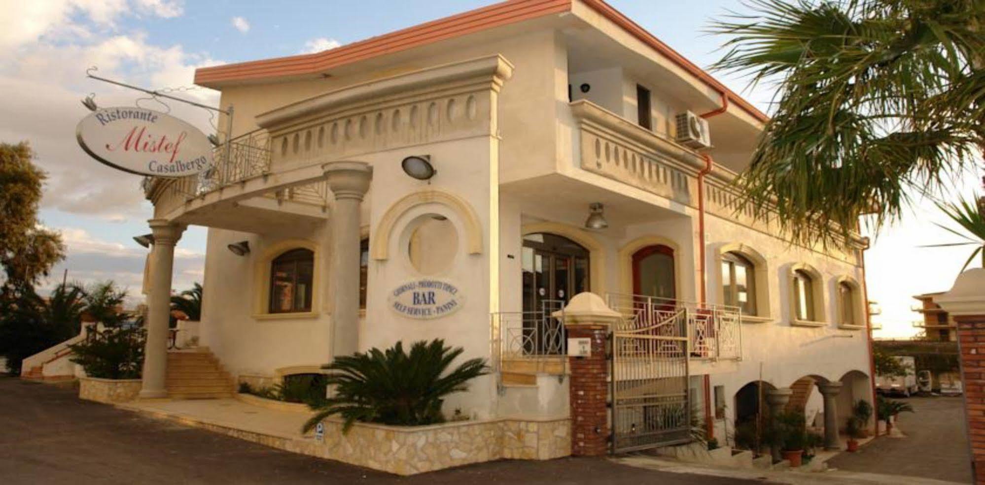 פאלרנה Hotel Mistef מראה חיצוני תמונה