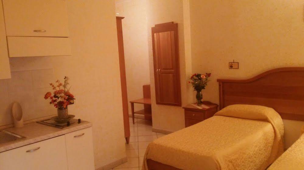 פאלרנה Hotel Mistef מראה חיצוני תמונה